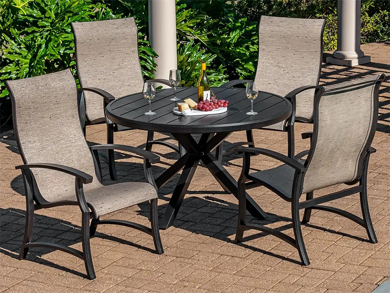 Lodge Aluminium Gangsa Berumur dengan Sling 5 Piece Dining Set (48 in. Meja makan)
