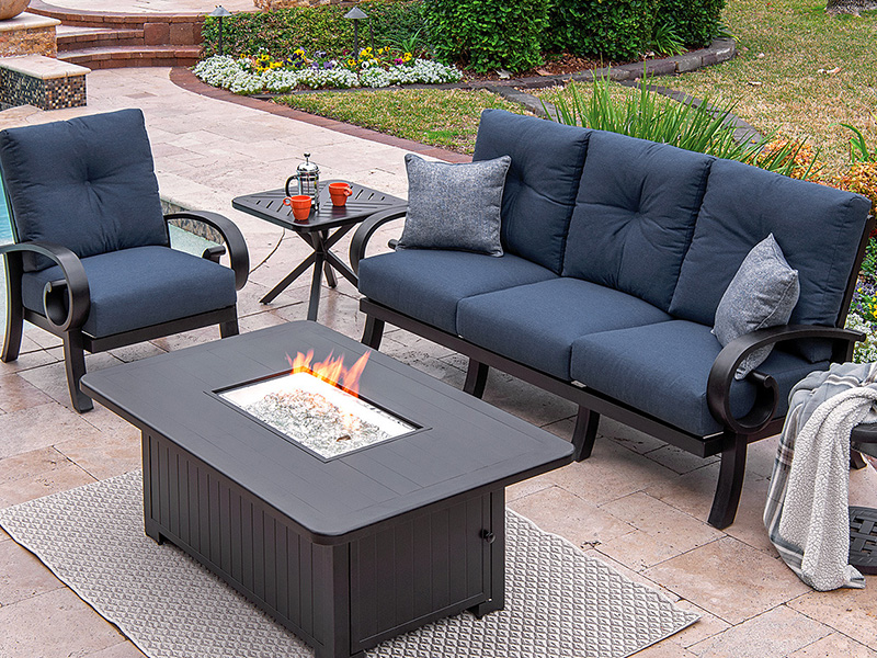 Solstise Aluminium Gangsa Berumur dengan Kusyen 4 Piece Deep Seating Group dengan Fire Pit