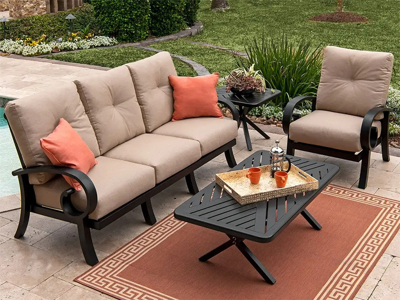 Solstise Aluminium Gangsa Berumur dengan Kusyen 4 Piece Deep Seating Group dengan Meja Kopi
